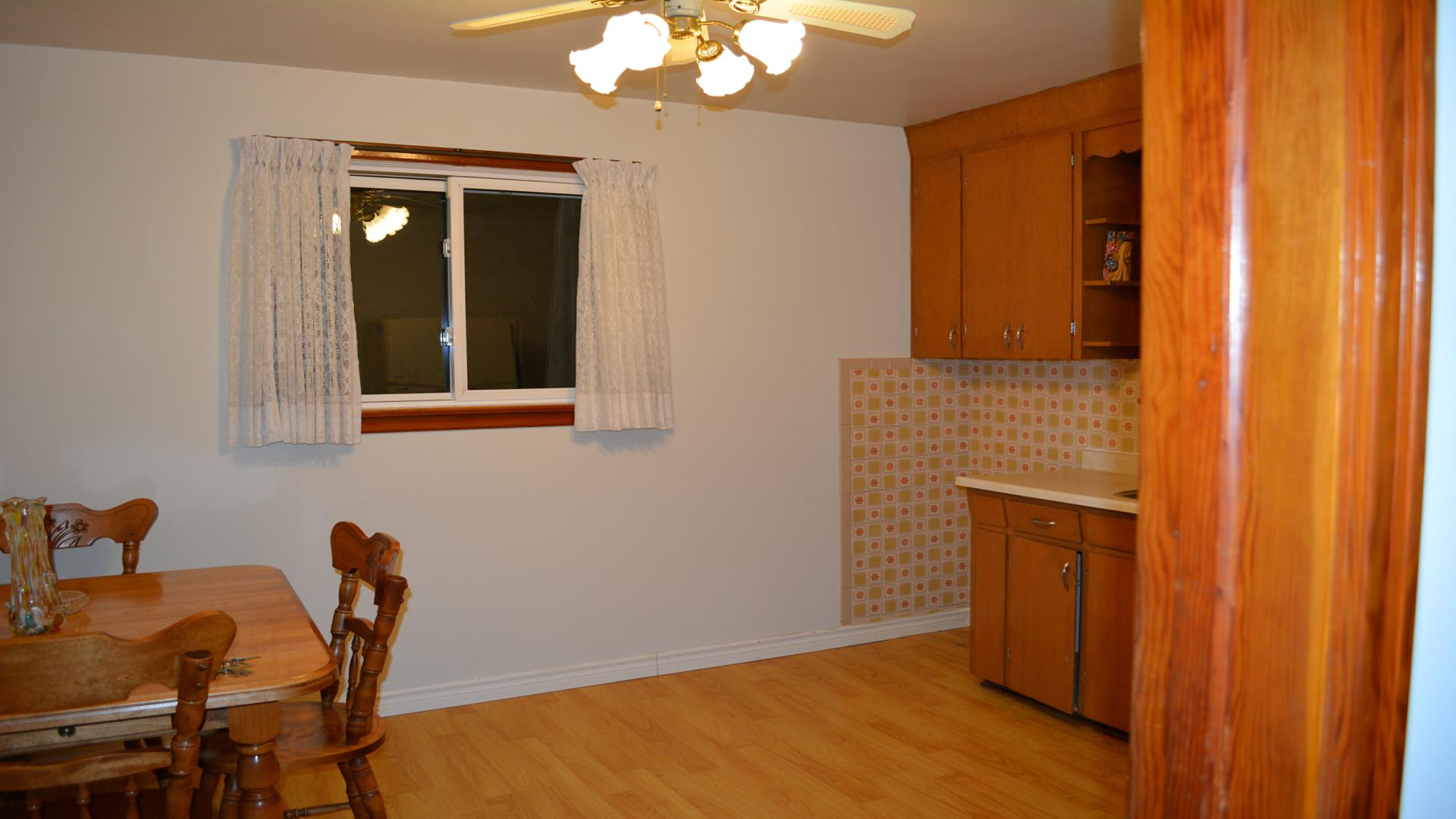 347 Lasalle Ave Oshawa, Ontario L1H 5Y8 - Kitchen