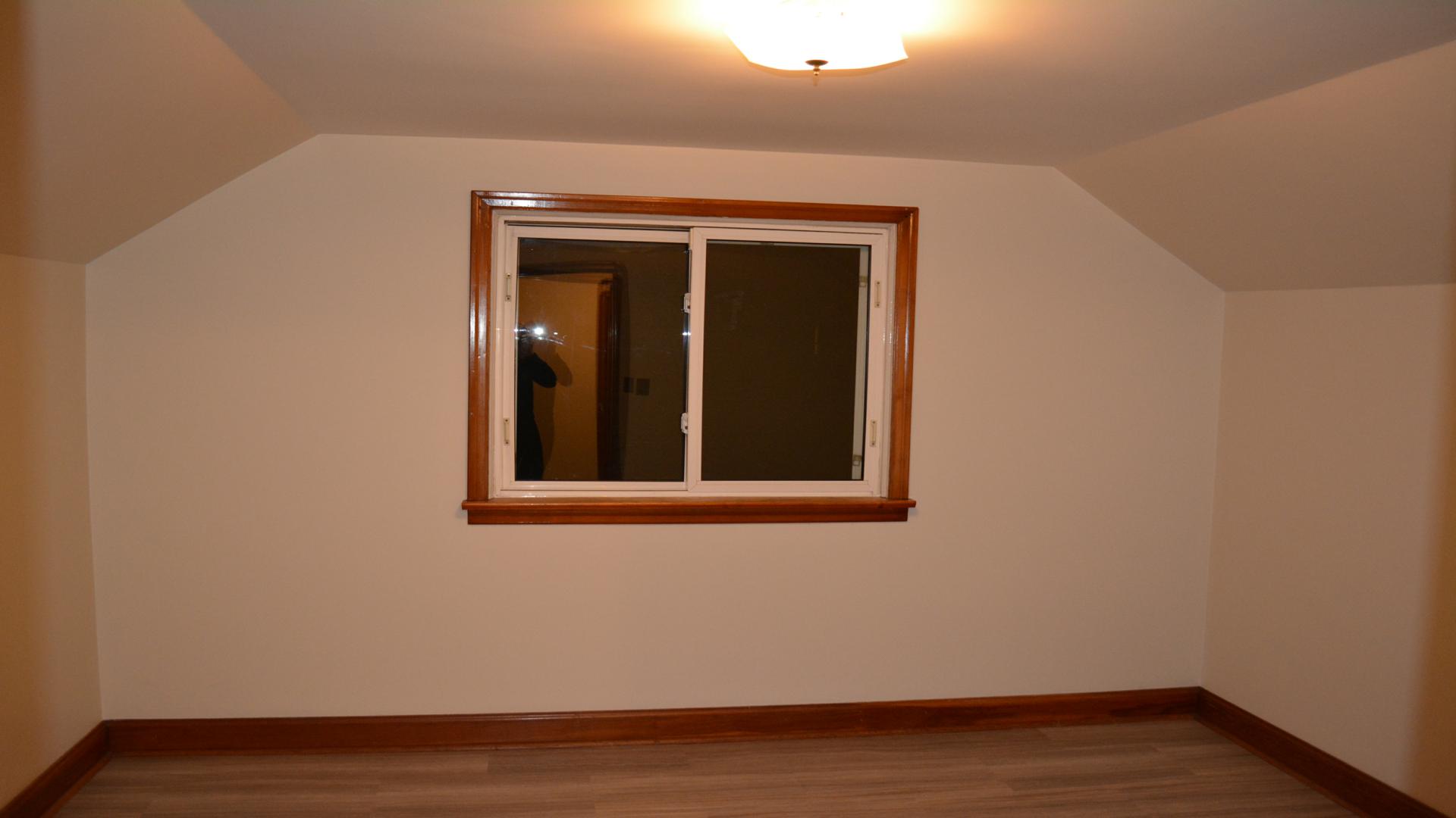 347 Lasalle Ave Oshawa, Ontario L1H 5Y8 - Upstairs Bedroom