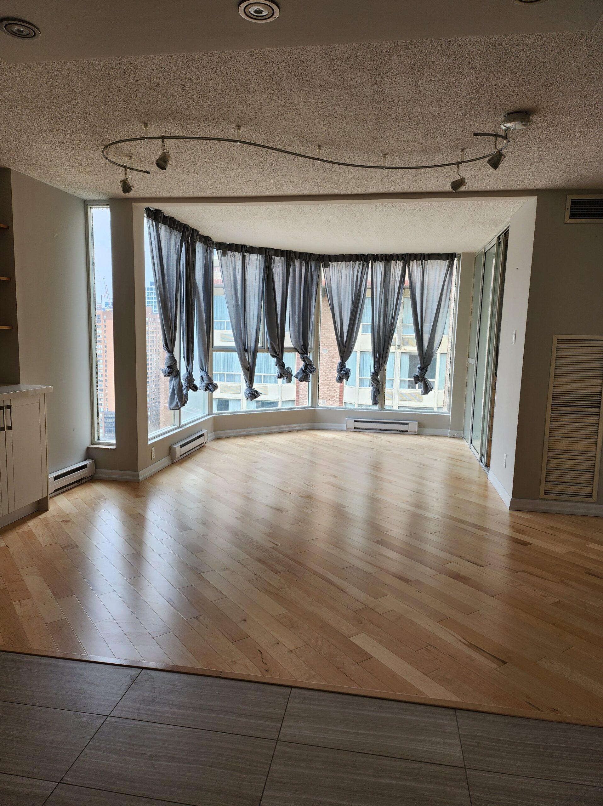 #2307-55 Centre St Toronto, Ontario M5G 2H5 - Living Room