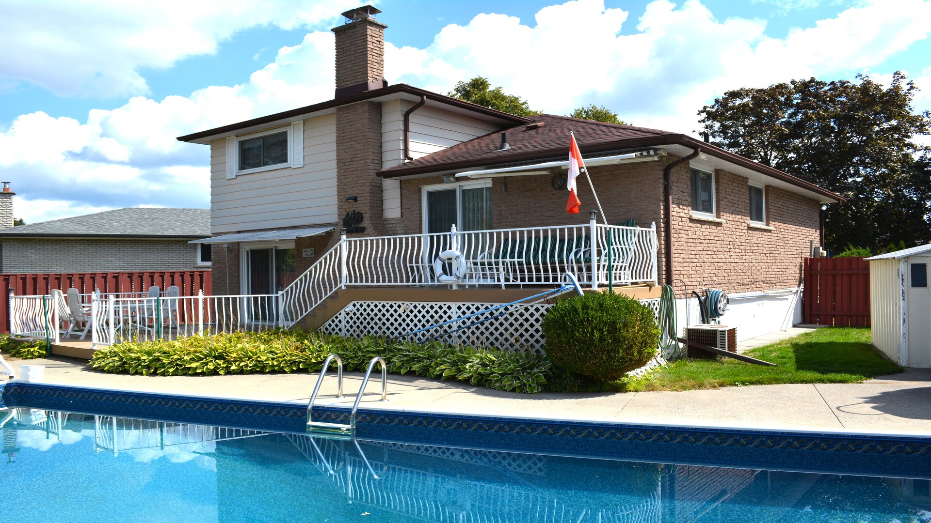 62 BRANT COURT Oshawa , Ontario L1G 4M9 - Back Porch (2)