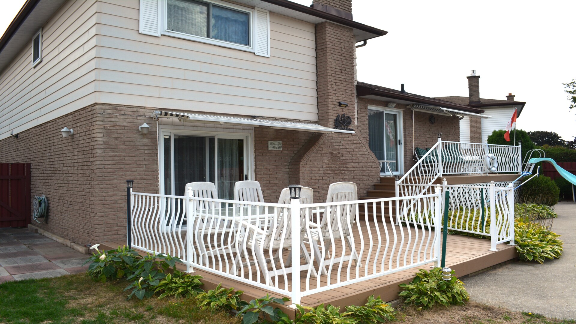 62 BRANT COURT Oshawa , Ontario L1G 4M9 - Back Porch