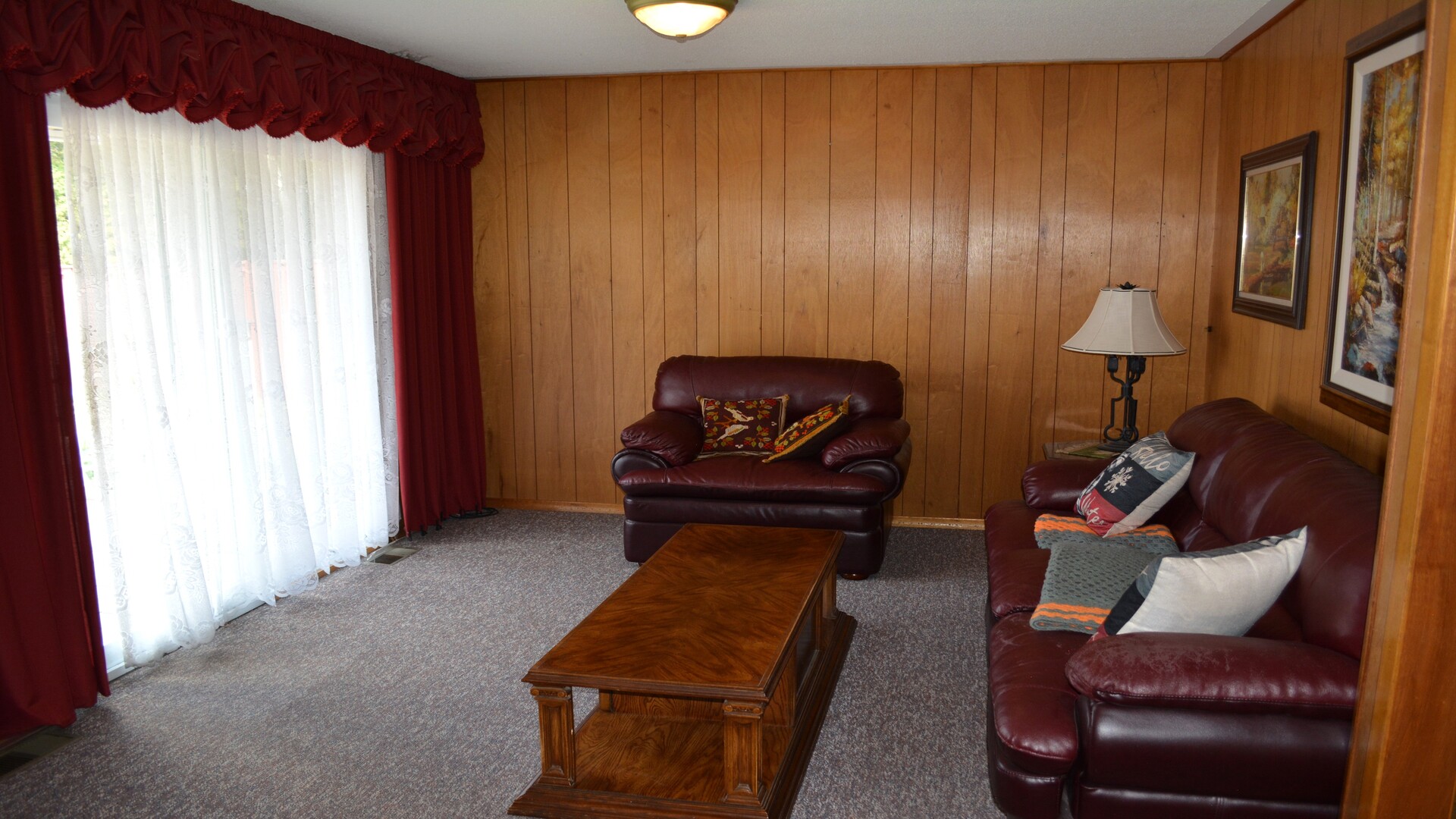62 BRANT COURT Oshawa , Ontario L1G 4M9 - Family Room